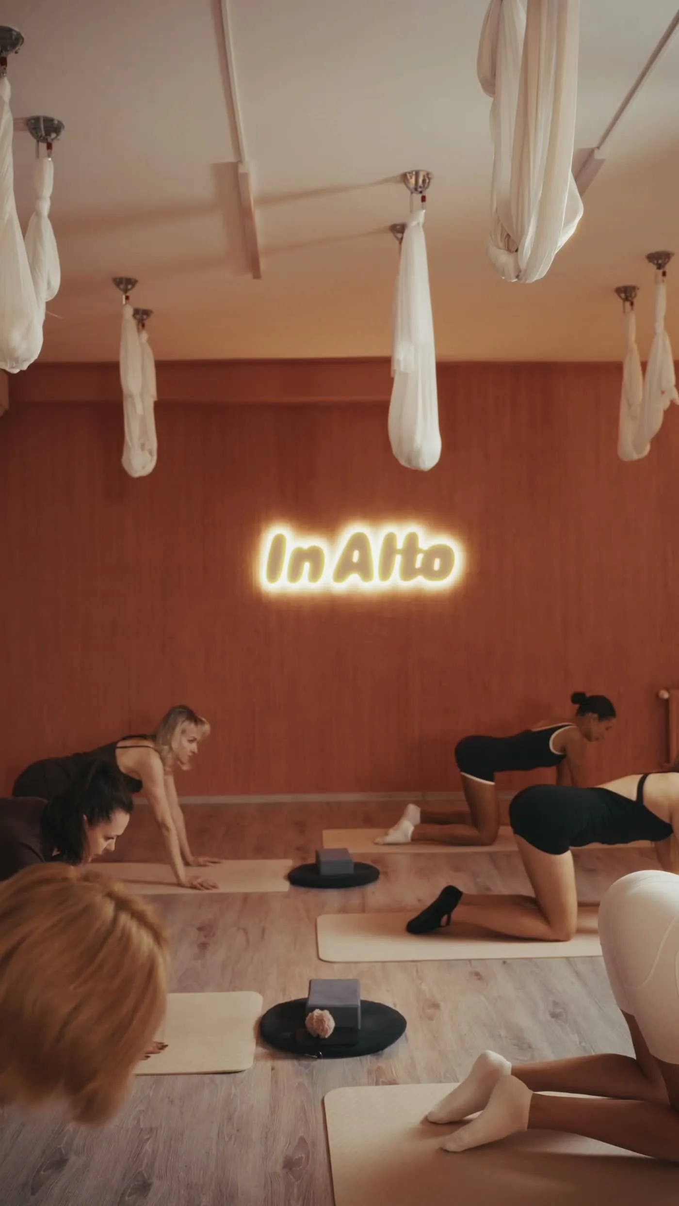 Studio In Alto a neon